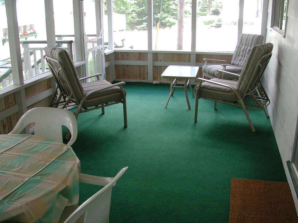 Birch Cliff Lodge On Baptiste Lake Highland Grove Chambre photo