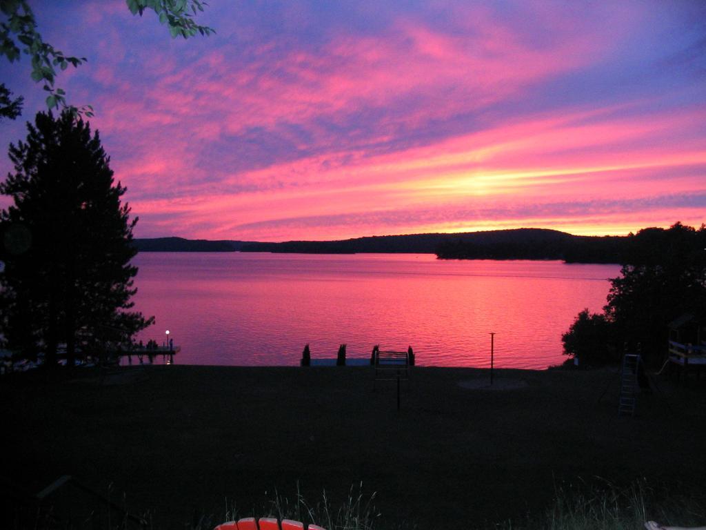 Birch Cliff Lodge On Baptiste Lake Highland Grove Extérieur photo