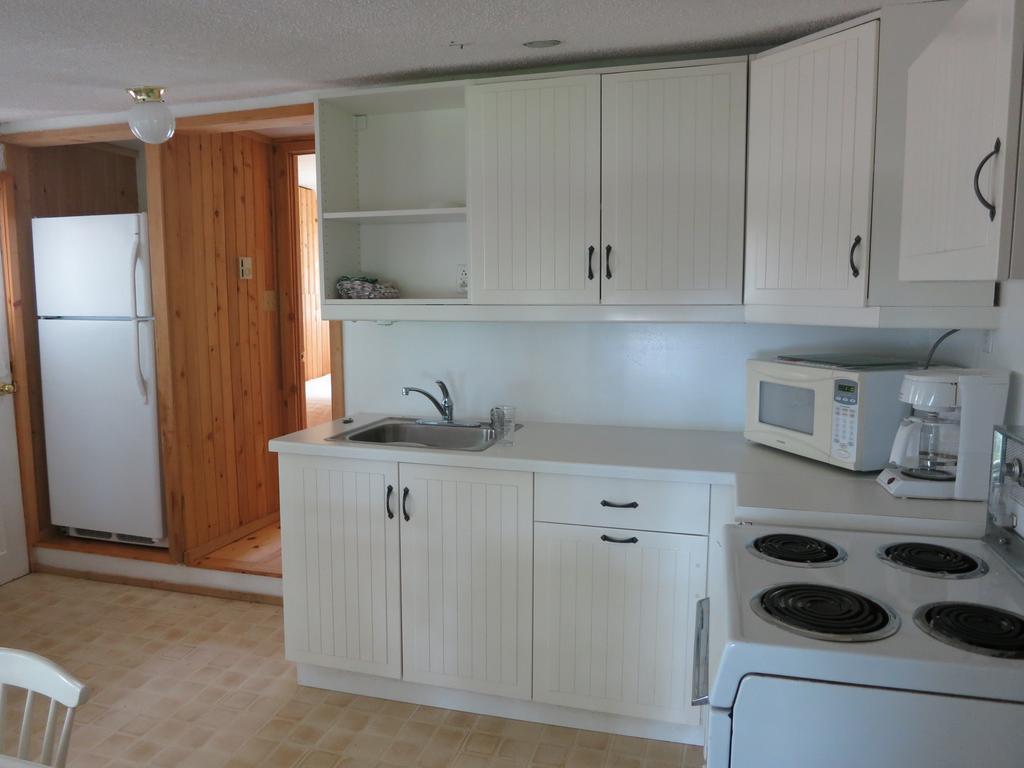 Birch Cliff Lodge On Baptiste Lake Highland Grove Chambre photo