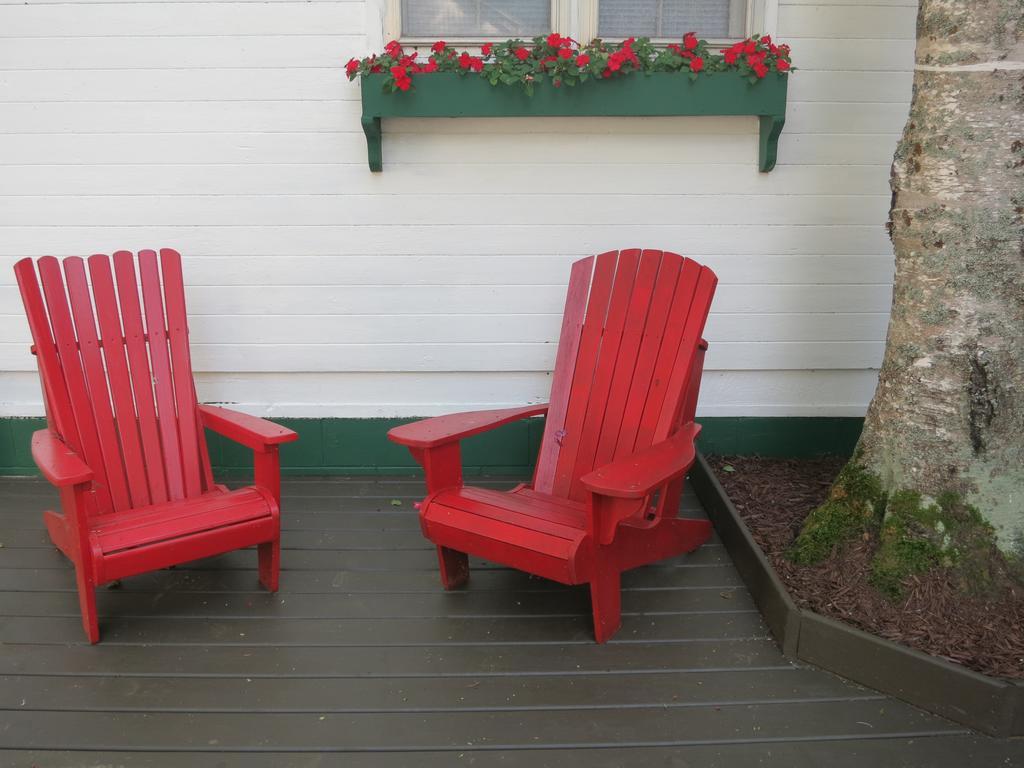 Birch Cliff Lodge On Baptiste Lake Highland Grove Extérieur photo