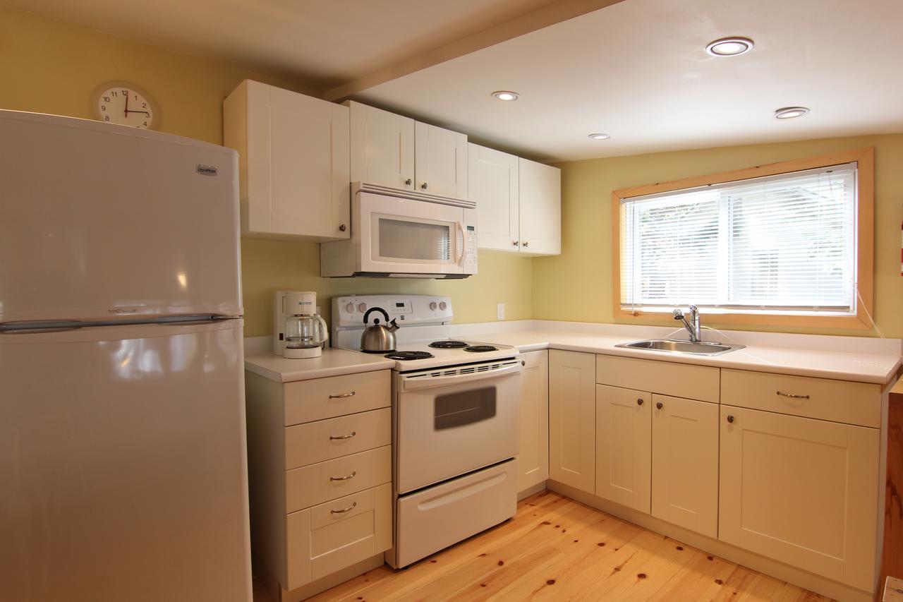 Birch Cliff Lodge On Baptiste Lake Highland Grove Extérieur photo